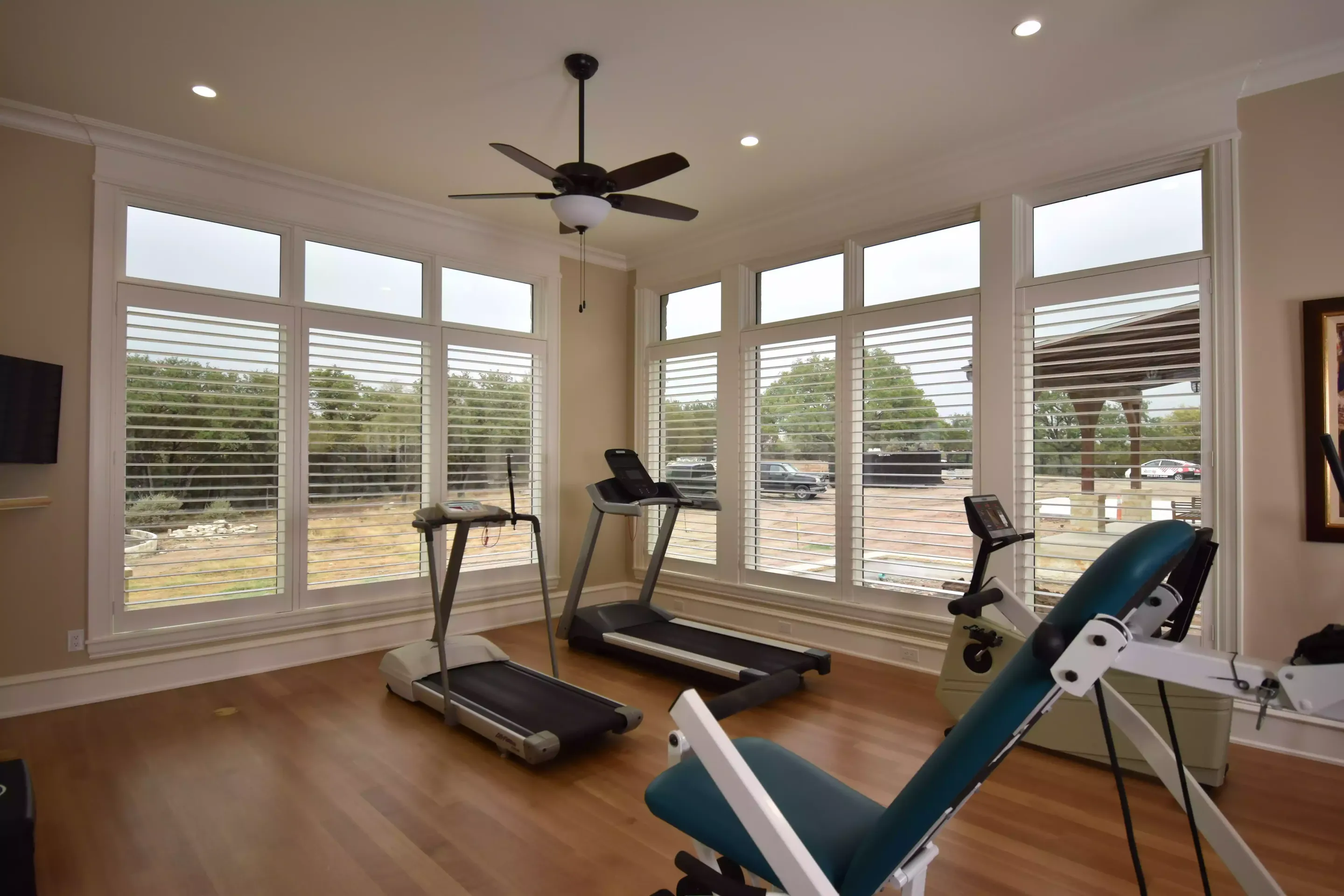 Full-height shutters