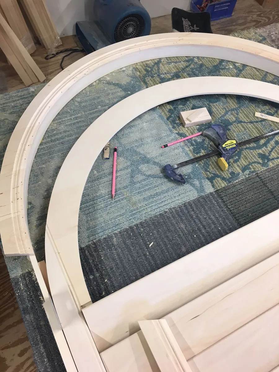 Shutter arch with louvers